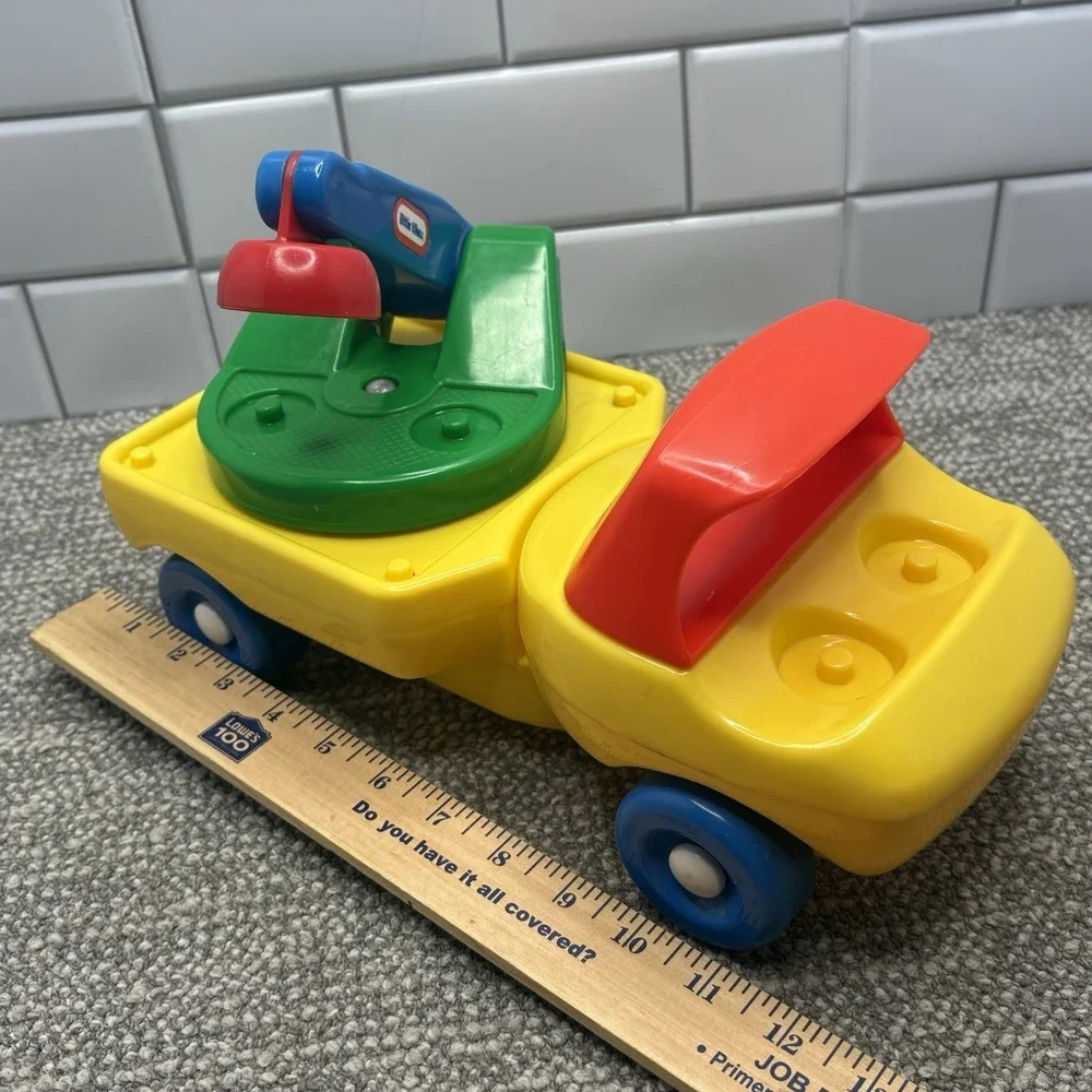 Little Tikes VTG Construction Truck W People Yellow W Bucket Lift Nice Condition
